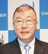 釜萢 敏 氏