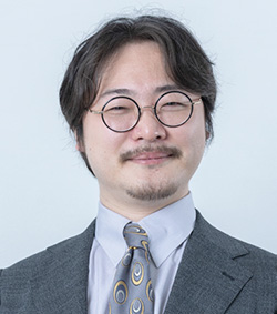 石井 遼介 氏