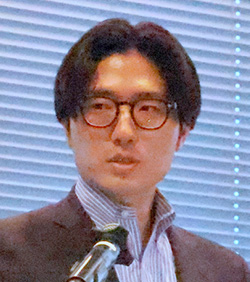 庄 剛矢 氏